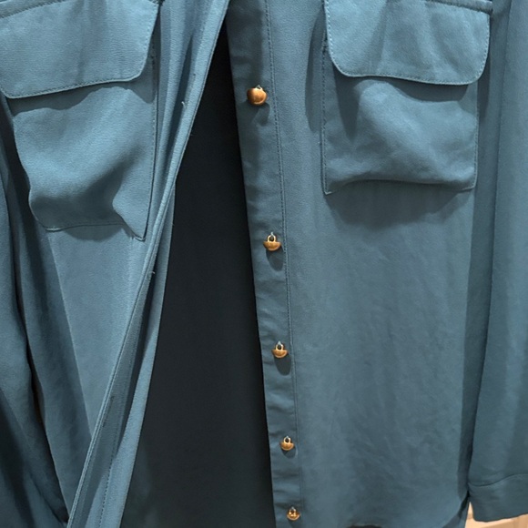 Timing Teal Button-Up Blouse - Picture 2 of 3